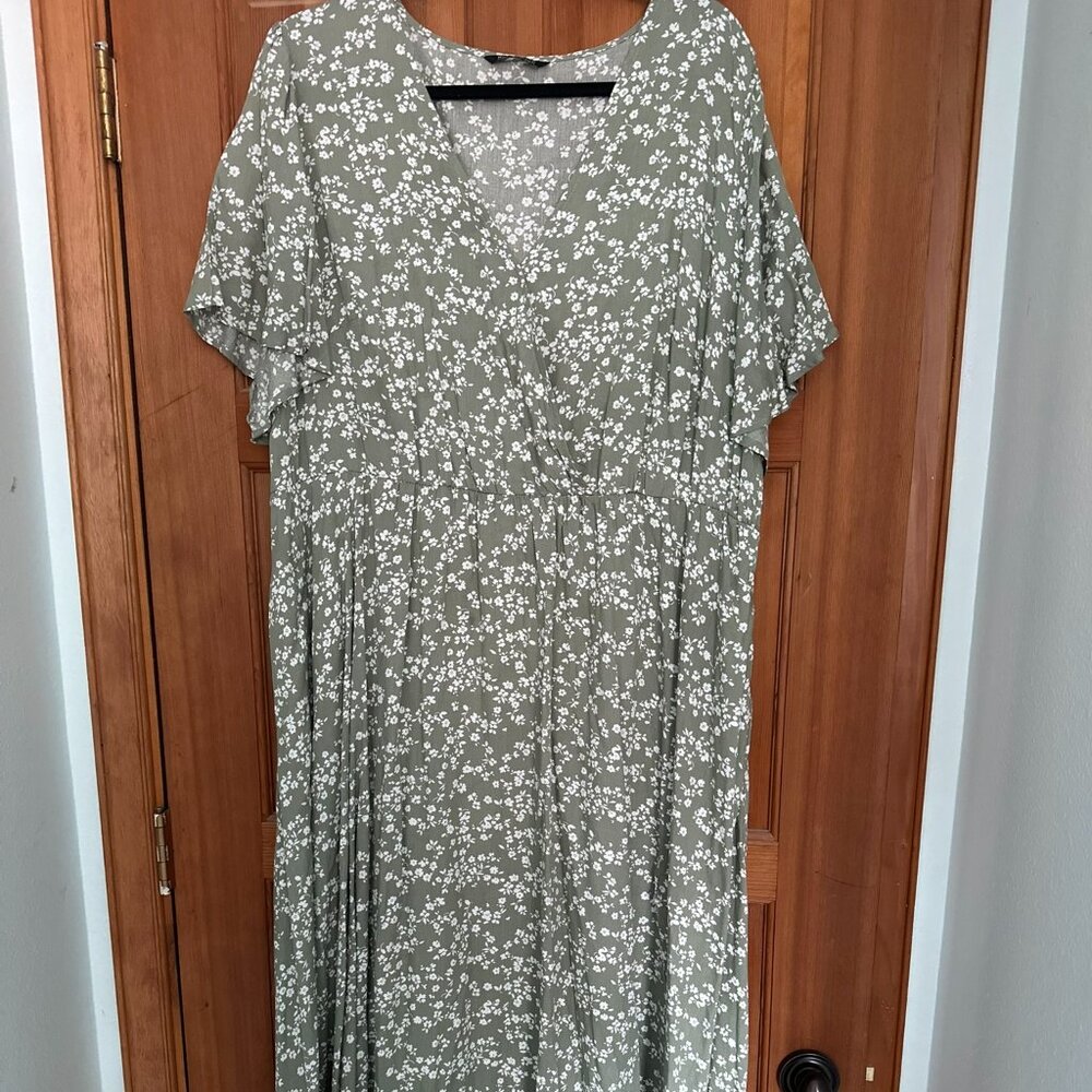 Bloomchic Spring Dress Size 22-24